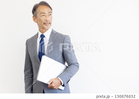 ビジネス・シニア男性 ビジネス・シニア男性 130876832