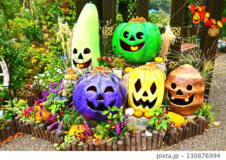 ハロウィンを楽しむ ハロウィンを楽しむ 130876994