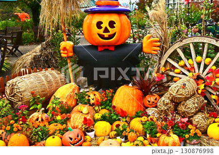ハロウィンを楽しむ ハロウィンを楽しむ 130876998