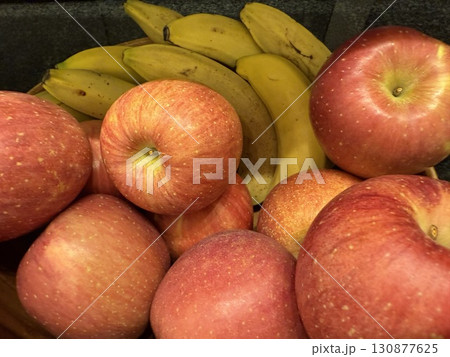 りんごとバナナ 130877625
