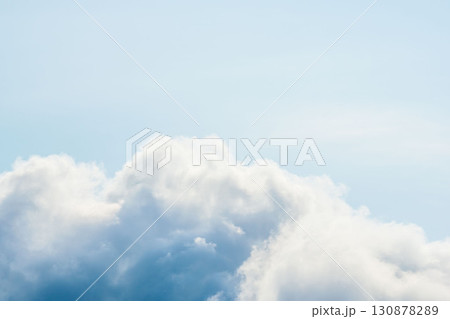 夏の青空と日差しに輝く夏の雲122 夏の青空と日差しに輝く夏の雲122 130878289
