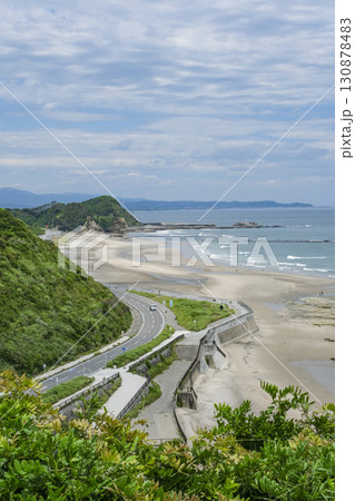塩屋埼灯台から眺める薄磯海水浴場 塩屋埼灯台から眺める薄磯海水浴場 130878483