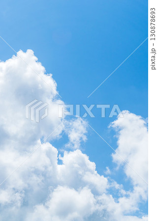 夏の空　澄んだ青空と雲332 130878693