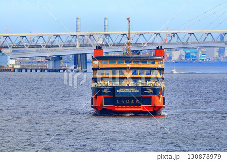 令和の横浜に現れた黒船… 特別クルーズで横浜港を訪れた【東京湾フェリー『しらはま丸』】 130878979