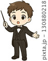 指揮を振る男の子 130880218