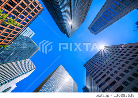 日本の東京都市景観新景3ダイヤモンド…猛烈な暑さ続く…大手町のオフィス街などを望む。希望の光＝9月 130883639