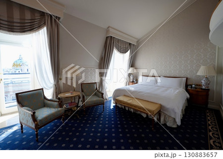 ウィーンのホテルインペリアル スイートルームで過ごす贅沢なひととき ウィーンのホテルインペリアル スイートルームで過ごす贅沢なひととき 130883657