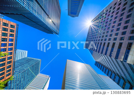 日本の東京都市景観新景3ダイヤモンド…猛烈な暑さ続く…大手町のオフィス街などを望む。希望の光＝9月 130883695