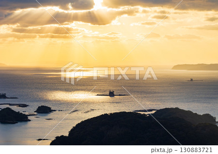 長崎県佐世保市 九十九島 夕暮れの石岳展望台 長崎県佐世保市 九十九島 夕暮れの石岳展望台 130883721