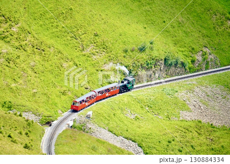 ブリエンツ鉄道がアルプスを登る風景 絶景と自然美あふれるスイス旅行 ブリエンツ鉄道がアルプスを登る風景 絶景と自然美あふれるスイス旅行 130884334