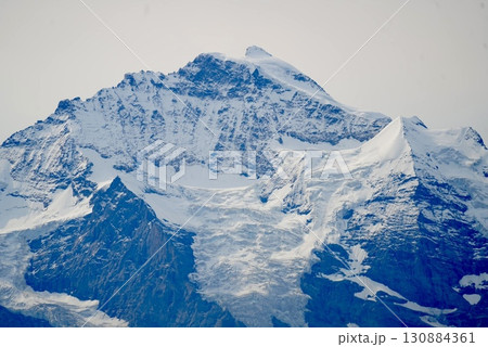 ハーダークルム山頂から望むブリエンツ湖とアルプスの絶景 スイス旅行の風景 130884361