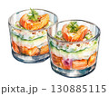 スモークサーモンとカッテージチーズの層を重ねた美しい前菜の水彩風イラスト｜グラス盛り、ジュレドレッシ 130885115