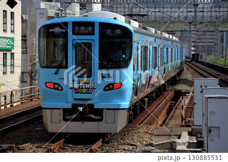 大阪環状線を走る323系外回り電車 大阪環状線を走る323系外回り電車 130885531