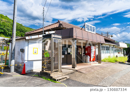 JR津山線　福渡駅　改修前の駅舎の初秋の風景3　岡山県岡山市北区 130887334