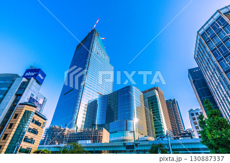 日本の東京都市景観9月1日。日本橋一丁目の再開発事業などを望む 130887337