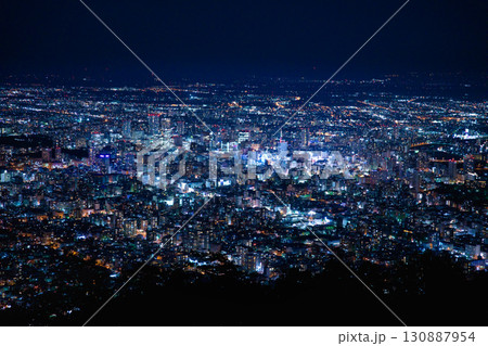 「日本新三大夜景」に選ばれた、札幌の街が輝く藻岩山からの夜景 130887954