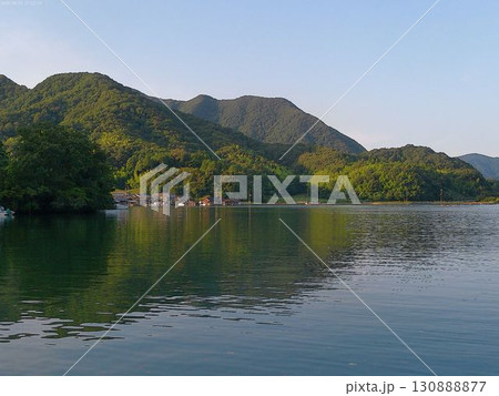 西舞鶴の穏やかな海と山並みの景観・8月 西舞鶴の穏やかな海と山並みの景観・8月 130888877