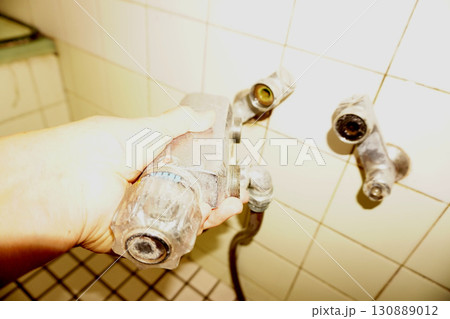 混合水栓の交換　DIY 130889012