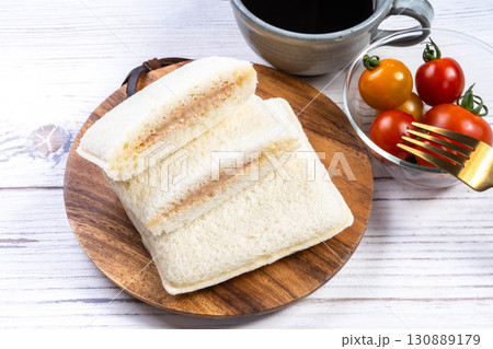 ピーナッツクリームサンド 130889179