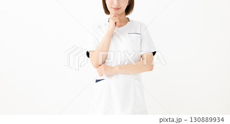考える看護師 考える看護師 130889934