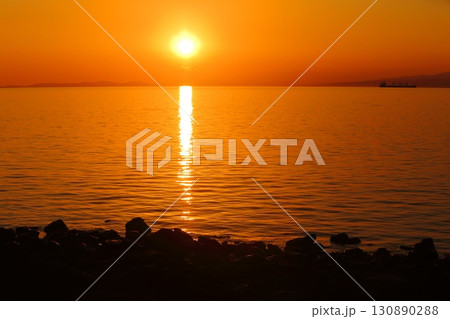 荒尾市　有明海　海岸　元旦の夕暮れ、 130890288