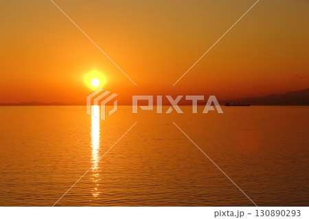 荒尾市　有明海　海岸　元旦の夕暮れ、 130890293