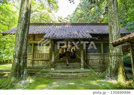 江津　 多鳩神社　拝殿　島根県江津市 130890986