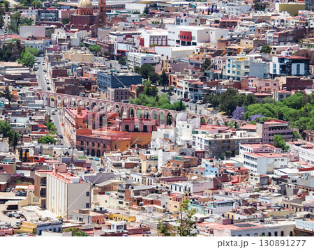 メキシコ　世界遺産・サカテカスの街並 130891277