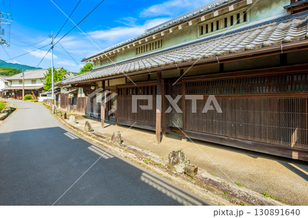 奈良県　吉野町　佐々羅の町並み 130891640