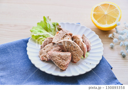 豚レバーのソテー 130893358
