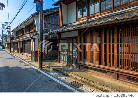 滋賀県　彦根　芹町の町並み 130893446