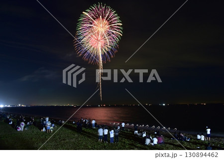 打ち上げ花火　花火　三重　三重県　花火大会 130894462