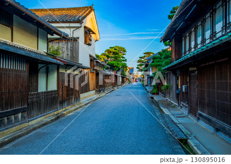 滋賀県　近江八幡の町並み 130895016