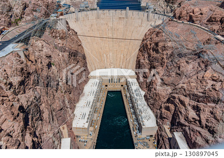 アメリカ　ネバダ州のフーバーダムの風景　ラスベガス 130897045