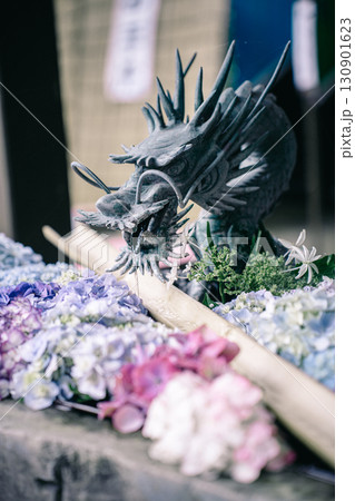 花手水と龍と紫陽花 花手水と龍と紫陽花 130901623