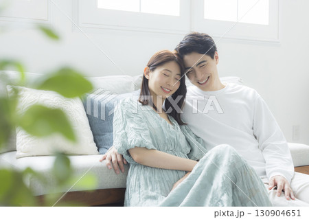 リビングのカップル リビングのカップル 130904651