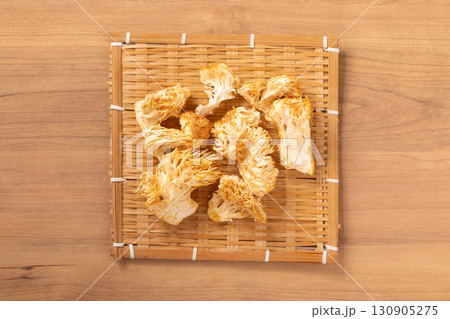 ［山形県産］乾燥　やまぶしたけ 130905275