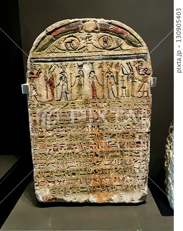 ギザ・大エジプト博物館に展示の古代レリーフ 130905403