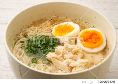 チキンスープの煮麺 130905426