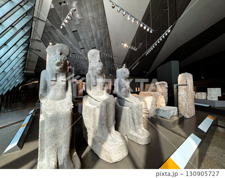 ギザ・大エジプト博物館に展示の女神セクメト ギザ・大エジプト博物館に展示の女神セクメト 130905727