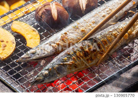 焼き秋刀魚 秋刀魚の炭焼き 秋の食材 焼き秋刀魚 秋刀魚の炭焼き 秋の食材 130905770