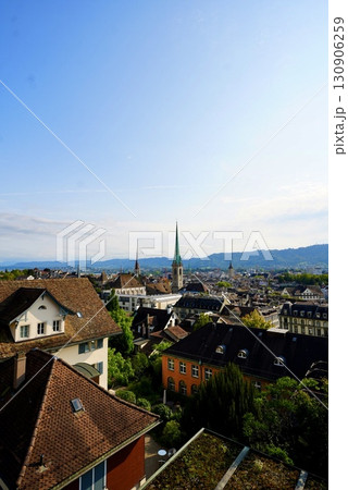 ポリテラスから望むチューリッヒの街並み 美しいスイスの絶景都市風景 130906259
