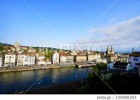 リンデンホフの丘から望むチューリッヒの街並み 歴史と自然が調和する絶景 130906263