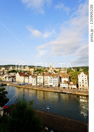 リンデンホフの丘から望むチューリッヒの街並み 歴史と自然が調和する絶景 130906286