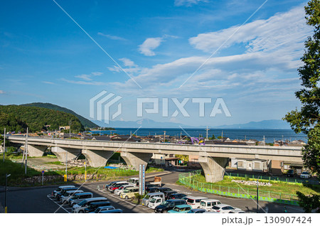 湖西線北小松駅ホームから琵琶湖の風景　滋賀県大津市北小松 130907424