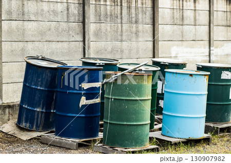 特別管理産業廃棄物置場 ドラム缶 特別管理産業廃棄物置場 ドラム缶 130907982