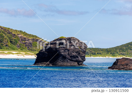 慶良間諸島に入った。ヨットやボート。沖縄県島尻郡慶良間諸島-2025/6/27 クイーンざまみ3号に 130911500