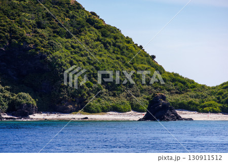 慶良間諸島に入った。ヨットやボート。沖縄県島尻郡慶良間諸島-2025/6/27 クイーンざまみ3号に 130911512