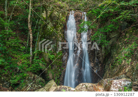 大津市北小松の名所 楊梅の滝(雌滝) 滋賀県 大津市北小松の名所 楊梅の滝(雌滝) 滋賀県 130912287