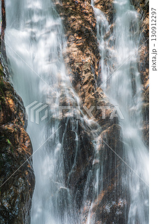 大津市北小松の名所　楊梅の滝（雌滝）　滋賀県 130912297